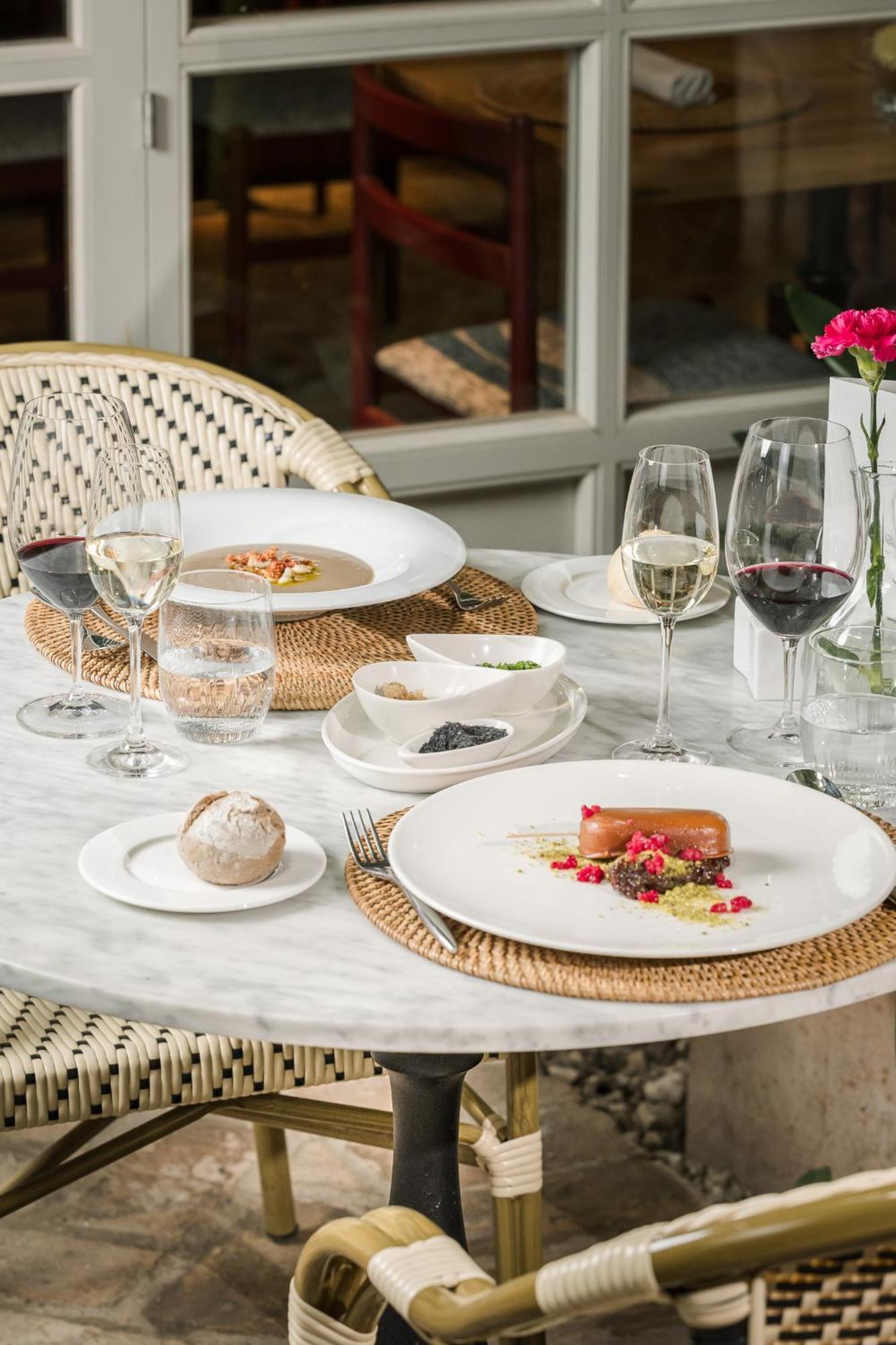 Hospes Las Casas Del Rey De Baeza, A Member Of Design Hotels Севиля Екстериор снимка